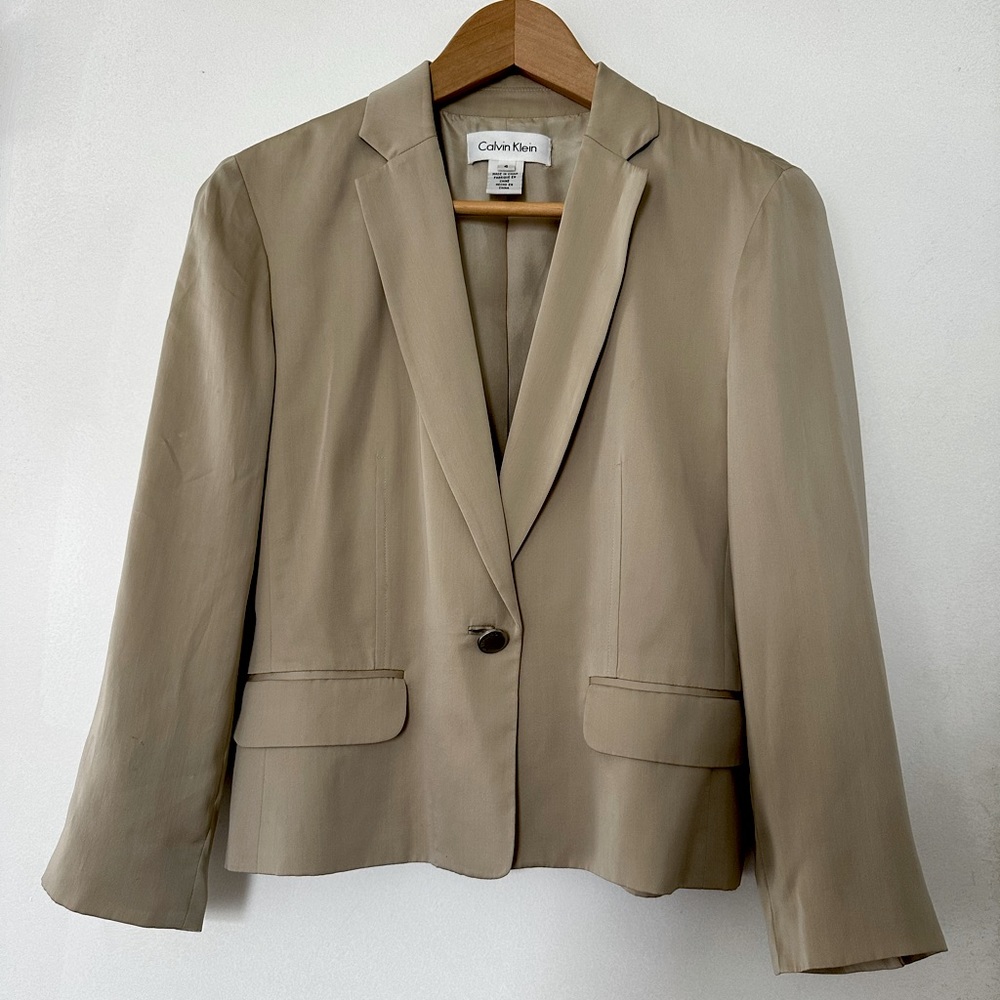 Calvin Klein single-button silk blazer size 4. Taupe, Champagne, Greige, Tan